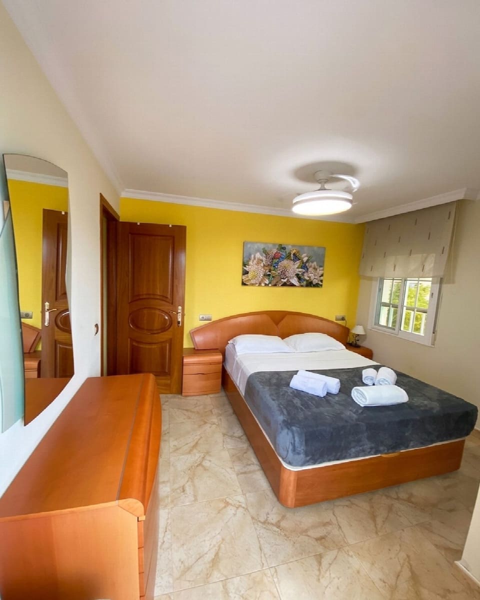 2 bedroom Apartment for sale in Mijas Costa with garage - € 325,000 (Ref: 9794409)