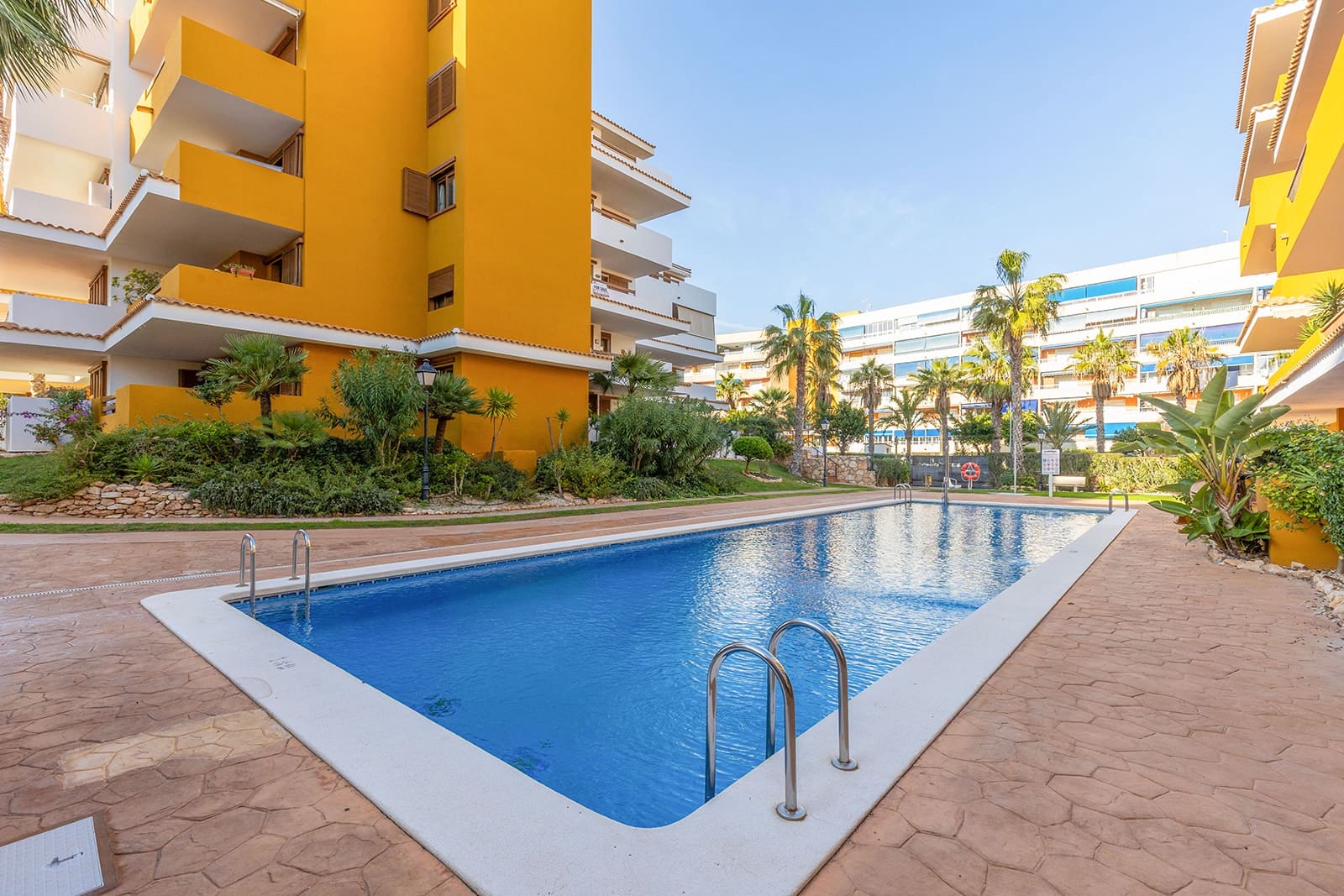 2 slaapkamer Appartement te koop in Torrevieja met garage - € 345.000 (Ref: 9794416)