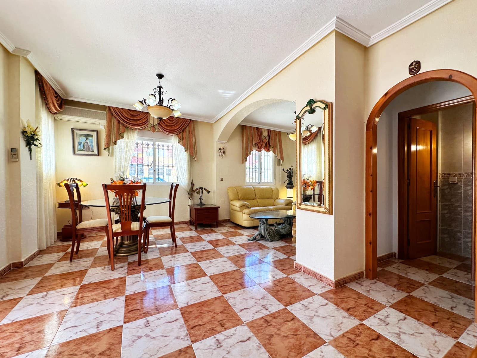 2 bedroom Townhouse for sale in Orihuela with pool garage - € 230,000 (Ref: 9796957)