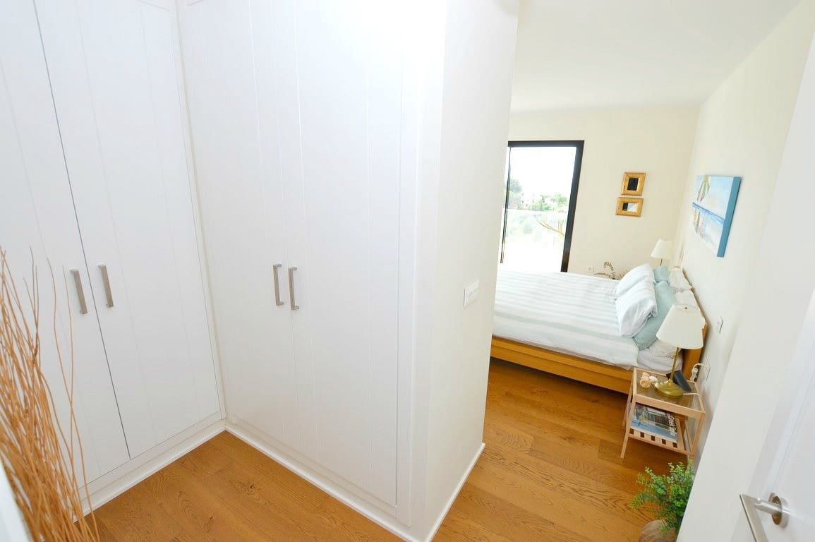 3 soveværelse Villa til salg i Mijas Costa med swimmingpool garage - € 1.445.000 (Ref: 9796965)