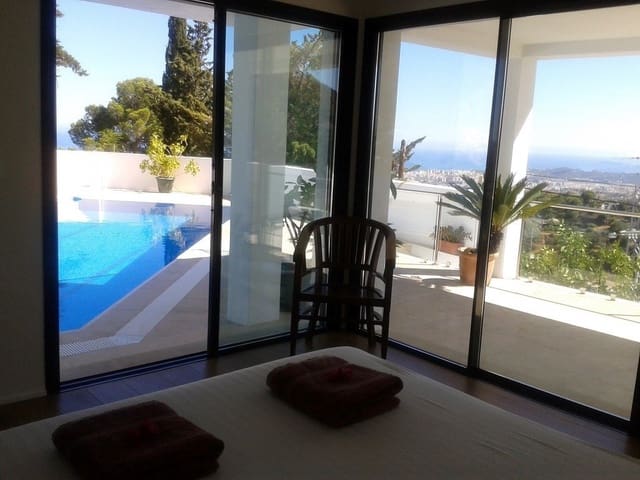 3 soveværelse Villa til salg i Mijas Costa, Mijas med swimmingpool garage - € 1.445.000 (Ref: 9796965)