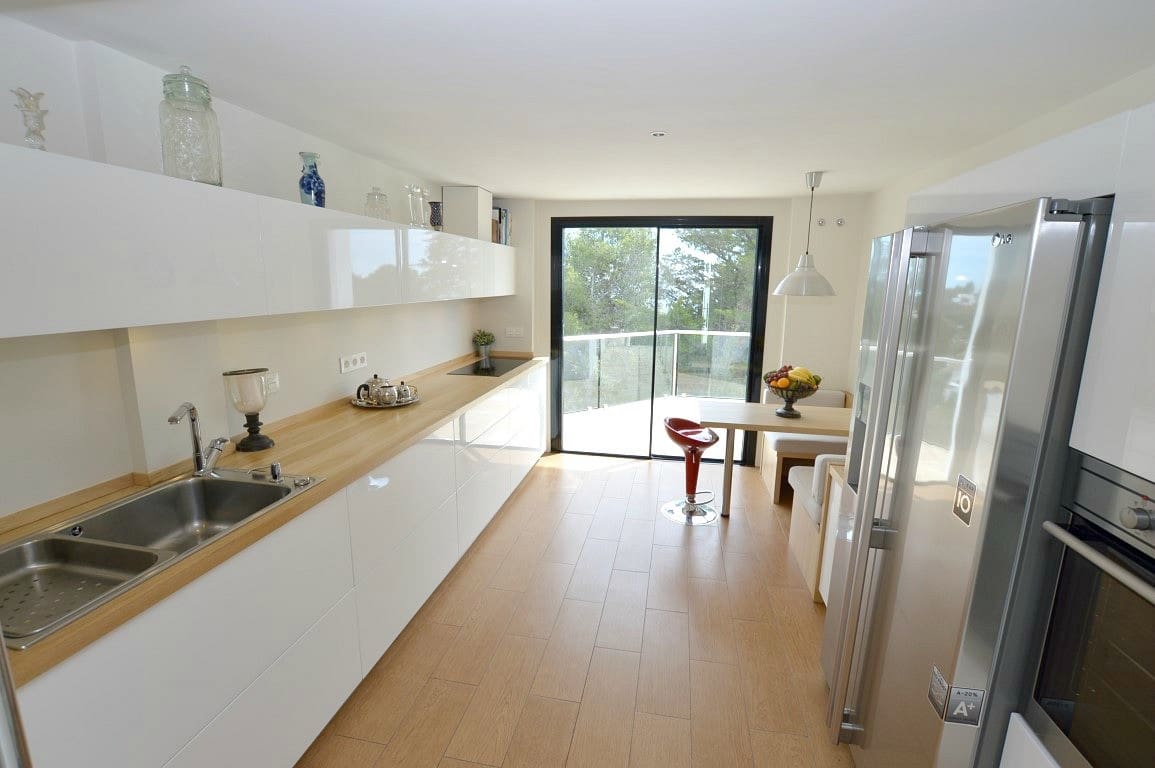 3 soveværelse Villa til salg i Mijas Costa med swimmingpool garage - € 1.445.000 (Ref: 9796965)