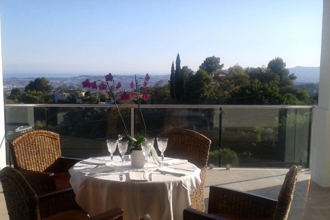 3 soveværelse Villa til salg i Mijas Costa med swimmingpool garage - € 1.445.000 (Ref: 9796965)