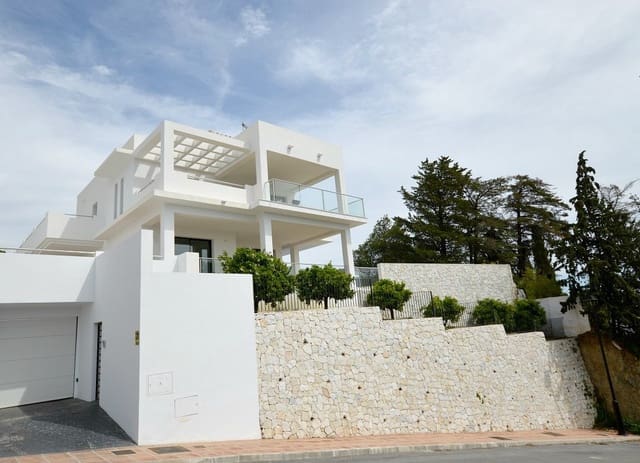 3 sypialnia Willa na sprzedaż w Mijas Costa, Mijas z basenem garażem - 1 445 000 € (Ref: 9796965)