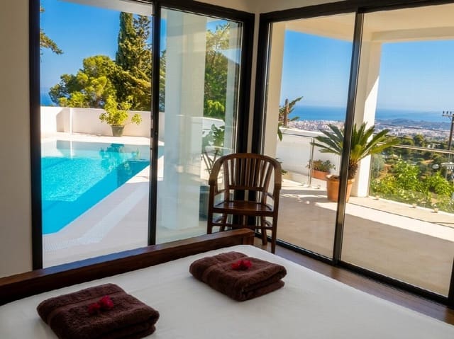 3 chambre Villa/Maison à vendre à Mijas Costa, Mijas avec piscine garage - 1 445 000 € (Ref: 9796965)