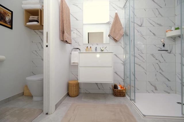 2 slaapkamer Appartement te koop in Villamartin, Orihuela met zwembad garage - € 249.999 (Ref: 9799090)