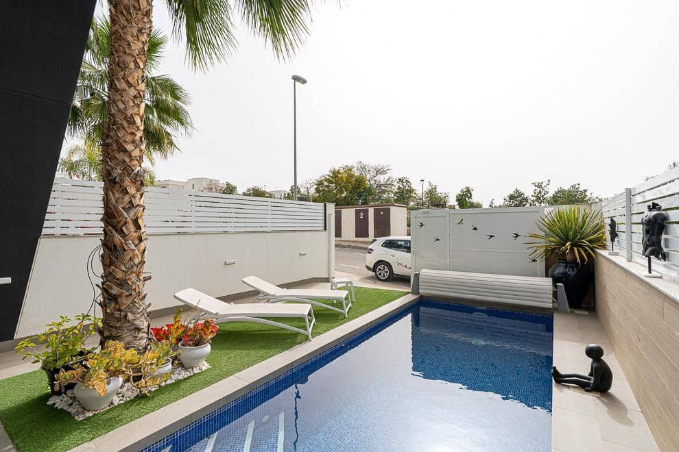 3 bedroom Villa for sale in Benijofar with pool garage - € 575,000 (Ref: 9799091)