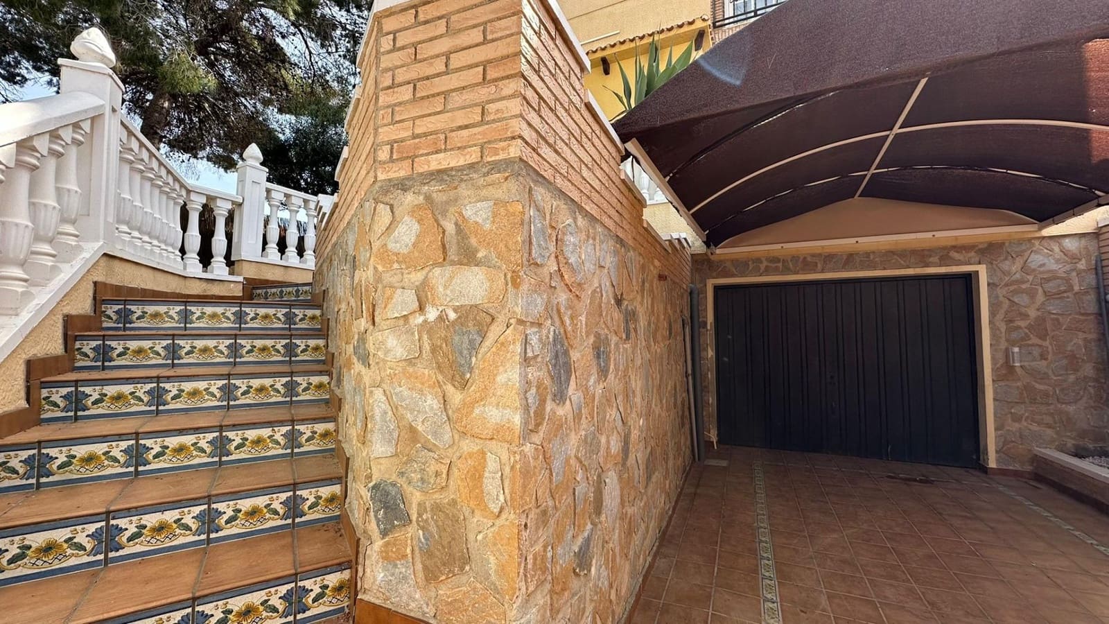 4 soverom Villa til salgs i Torrevieja med svømmebasseng - € 490 000 (Ref: 9799100)