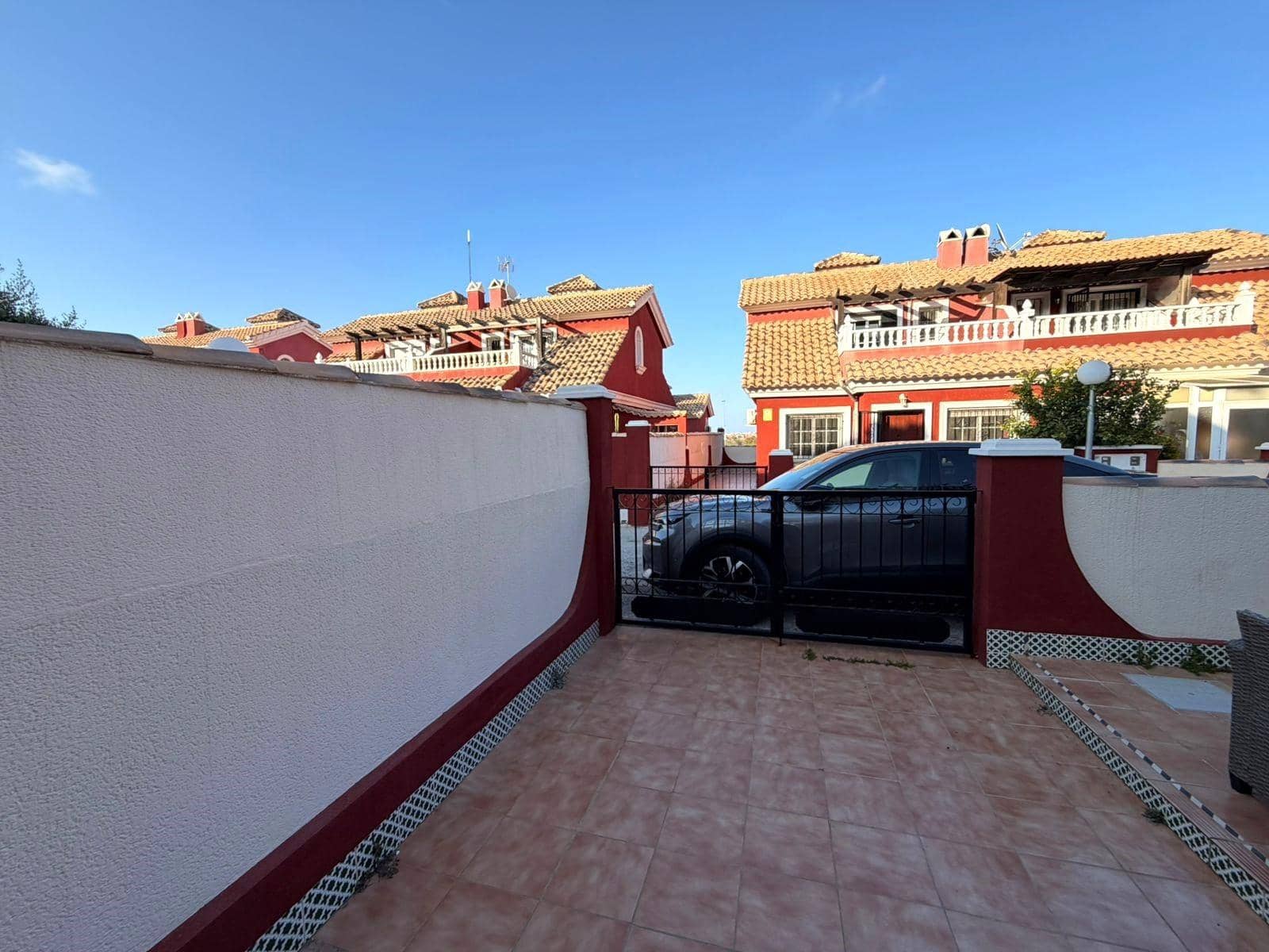3 bedroom Semi-detached Villa for sale in Orihuela Costa with pool - € 299,900 (Ref: 9800595)