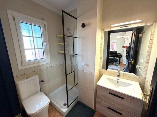 3 bedroom Semi-detached Villa for sale in Orihuela with pool - € 299,900 (Ref: 9800595)