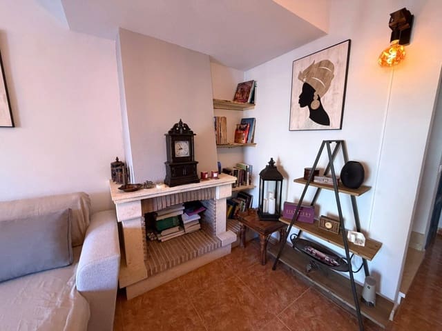 3 bedroom Semi-detached Villa for sale in Orihuela with pool - € 299,900 (Ref: 9800595)