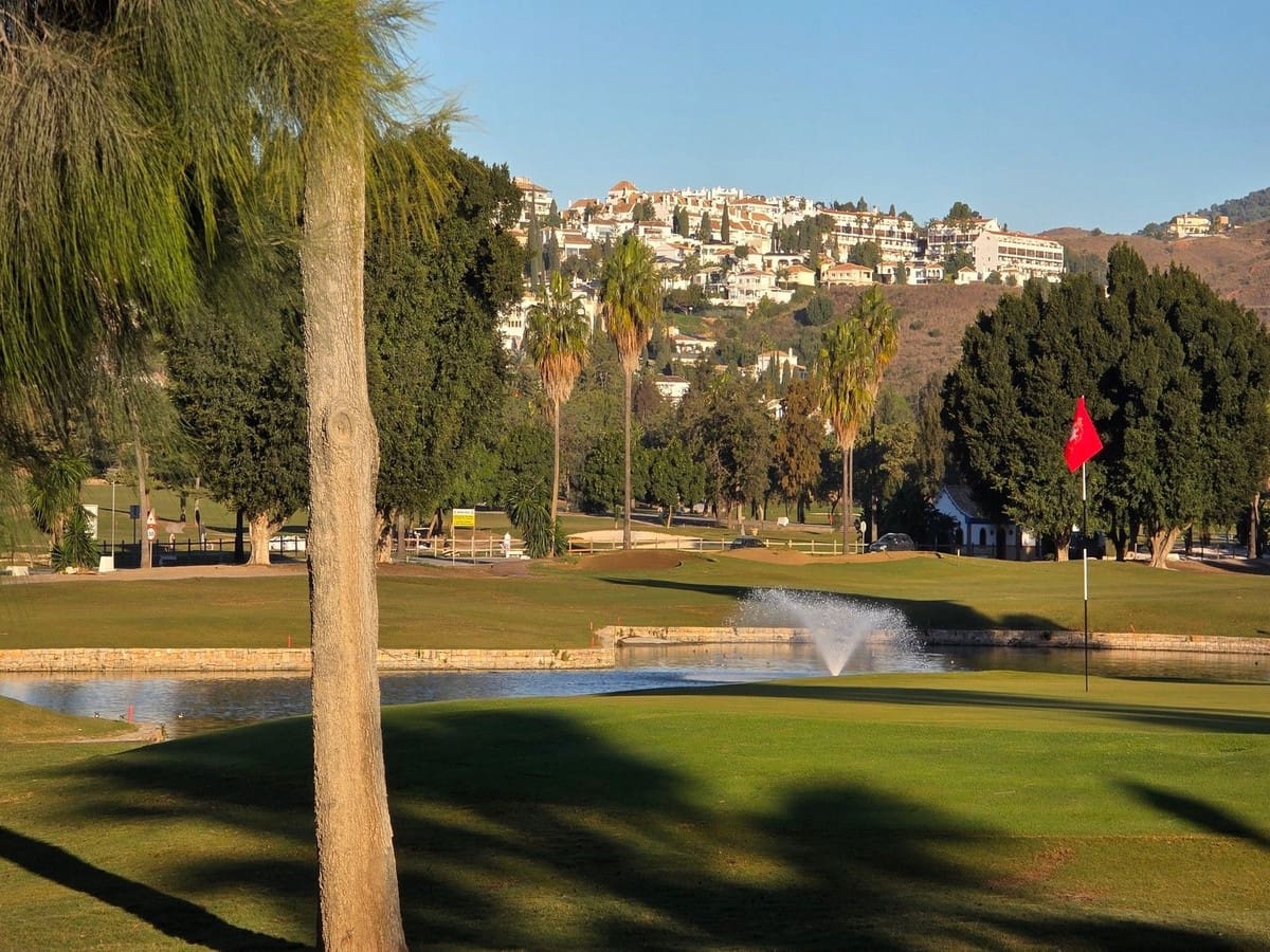 3 bedroom Apartment for sale in Mijas Costa with pool garage - € 375,000 (Ref: 9804174)