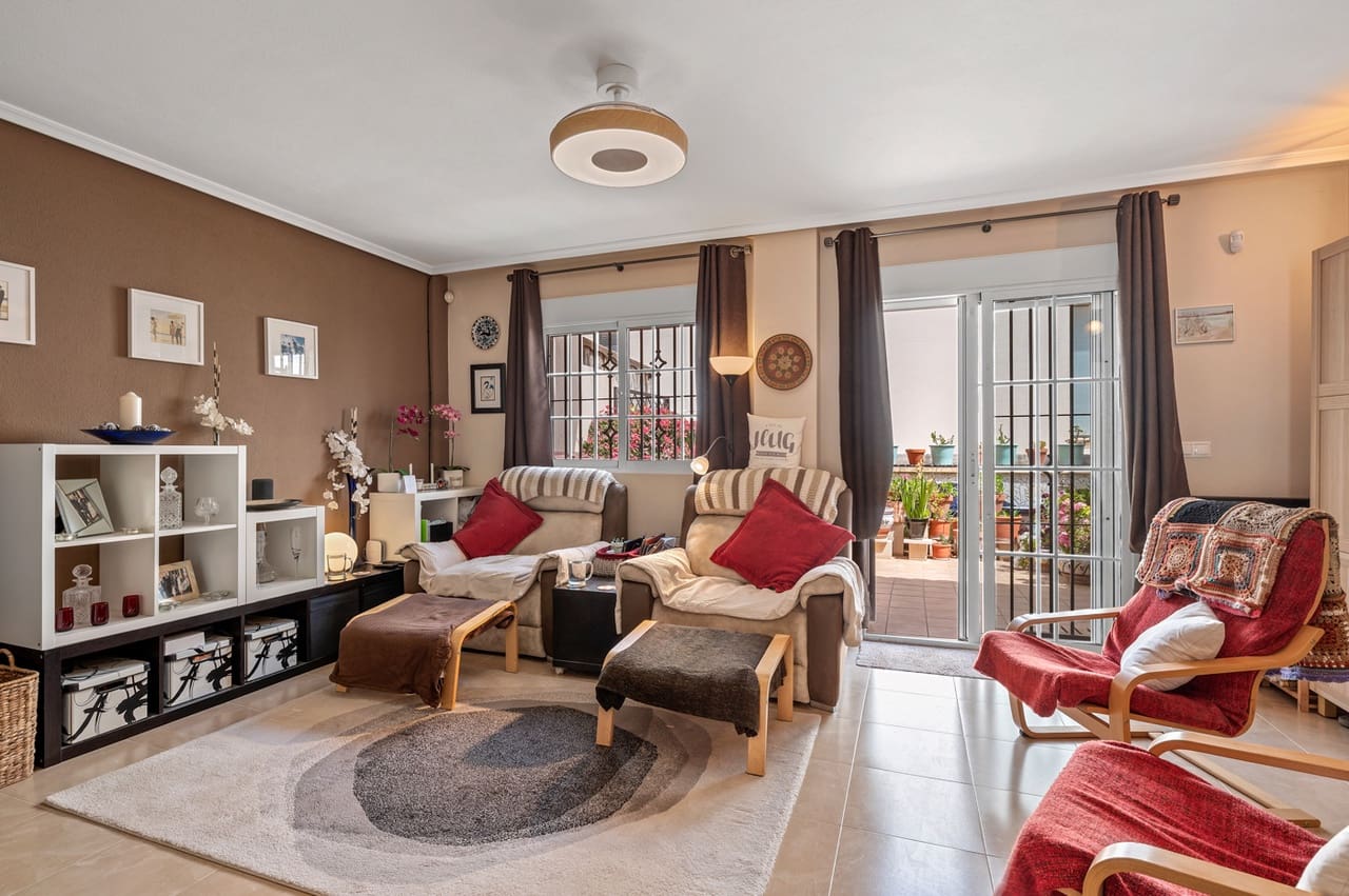 2 bedroom Townhouse for sale in San Miguel de Salinas with garage - € 189,500 (Ref: 9804175)