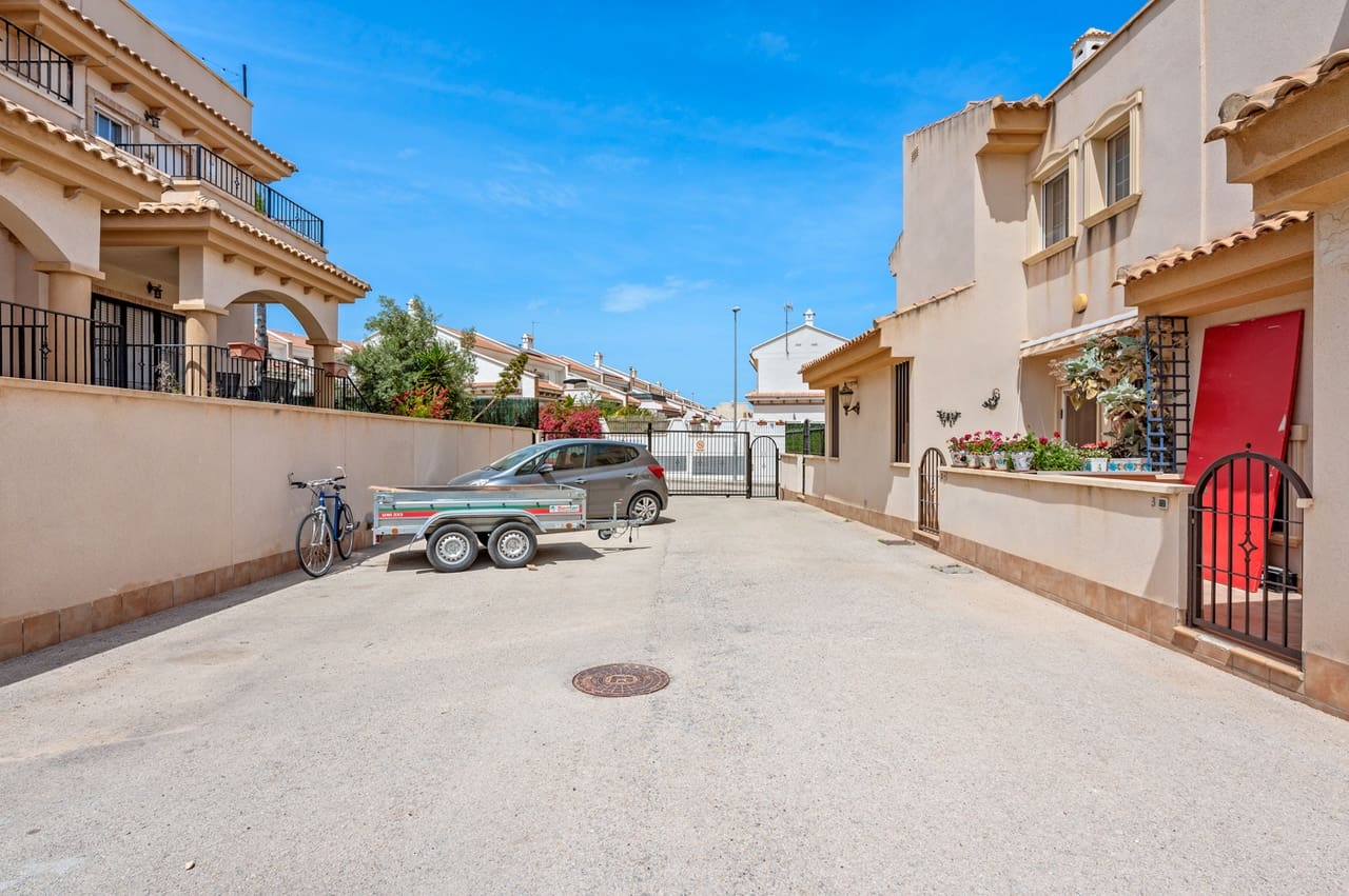 2 bedroom Townhouse for sale in San Miguel de Salinas with garage - € 189,500 (Ref: 9804175)