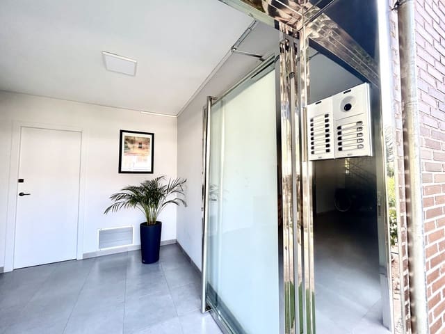 2 soveværelse Lejlighed til salg i La Zenia, Orihuela med garage - € 179.900 (Ref: 9804178)