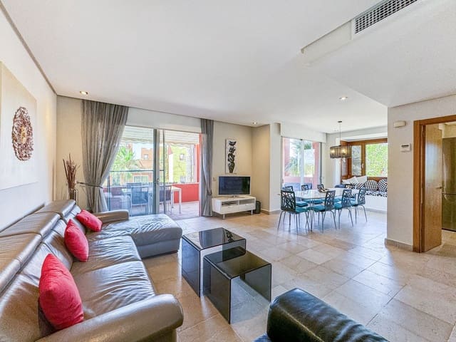 4 chambre Maison de Ville à vendre à Manilva Pueblo, Manilva avec piscine - 479 000 € (Ref: 9804182)