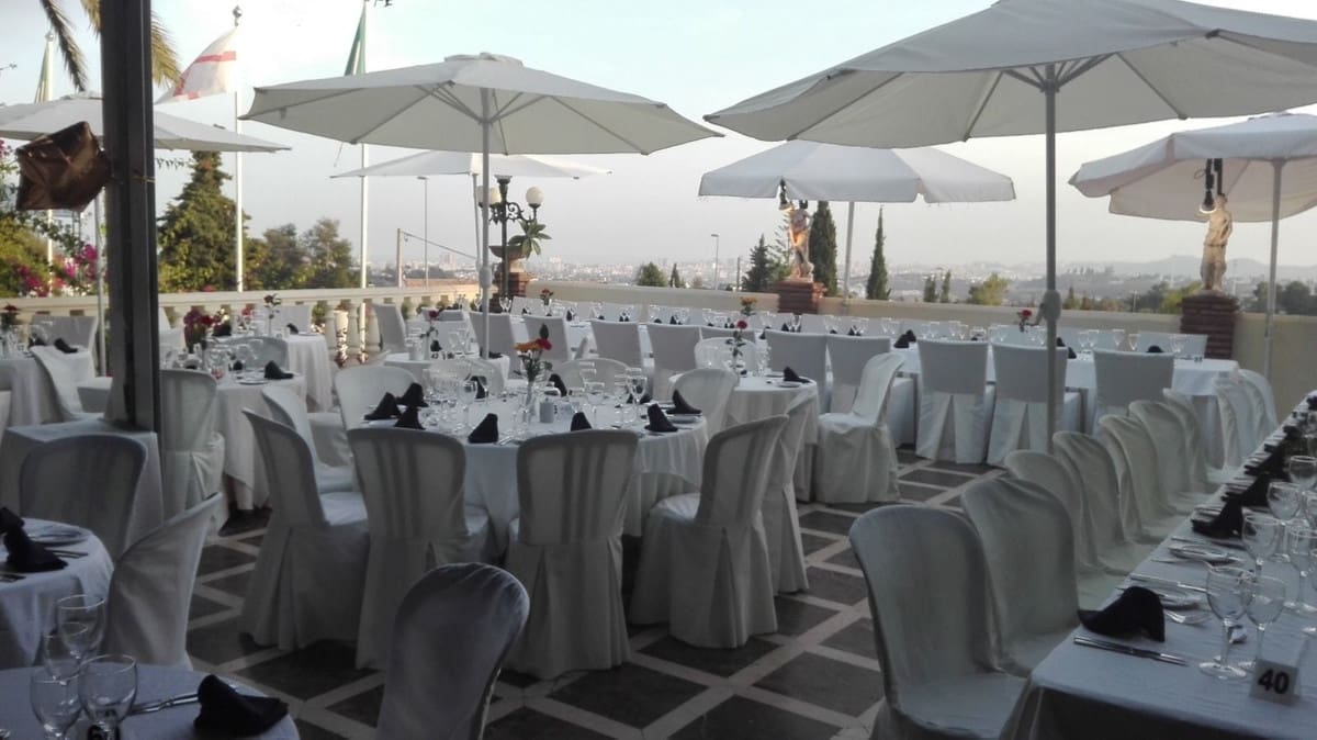 Kommersiell till salu i Mijas med pool - 1 100 000 € (Ref: 9806318)