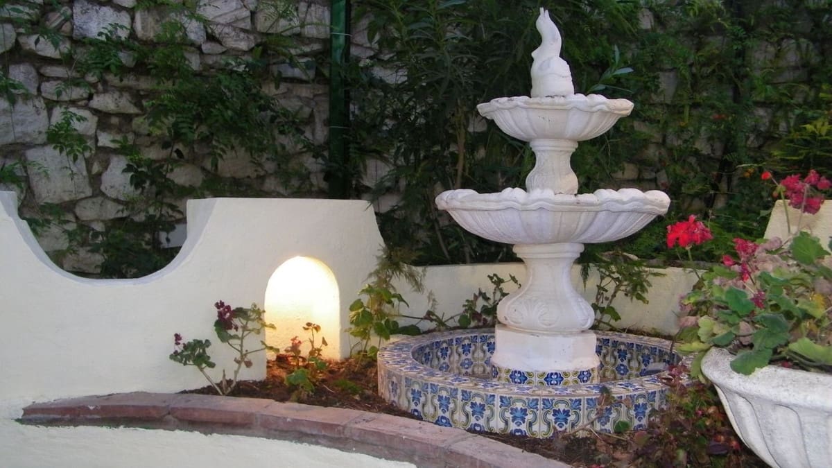 Kommersiell till salu i Mijas med pool - 1 100 000 € (Ref: 9806318)