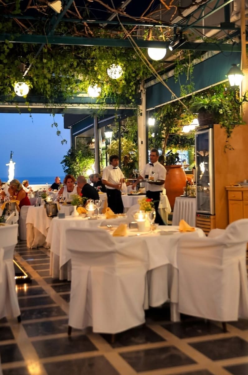 Komercyjne na sprzedaż w Mijas z basenem garażem - 1 200 000 € (Ref: 9806318)