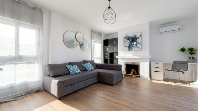 3 sypialnia Apartament na sprzedaż w Casco Antiguo, Marbella z basenem - 400 000 € (Ref: 9806320)