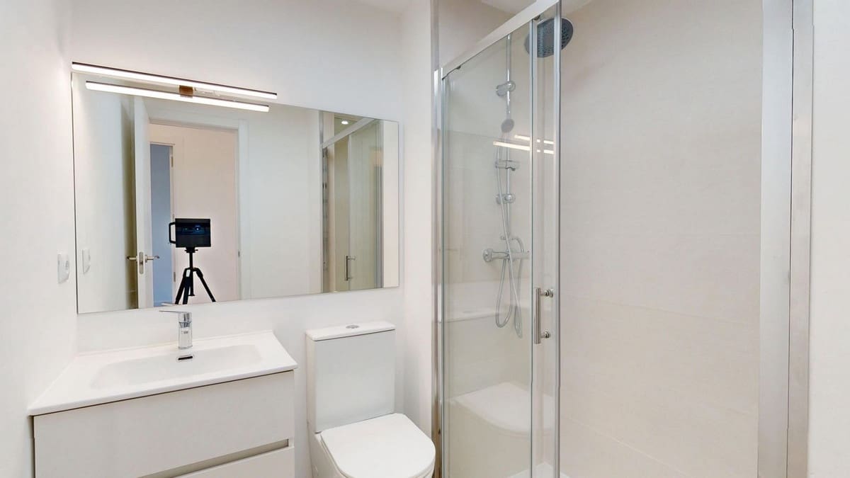 Apartamento de 2 habitaciones en Villamartin en venta - 225.000 € (Ref: 9806323)