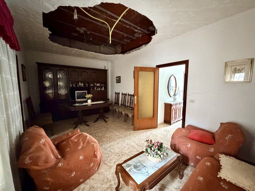 6 bedroom Townhouse for sale in Torrevieja - € 600,000 (Ref: 9806324)