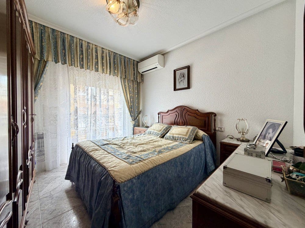 6 bedroom Townhouse for sale in Torrevieja - € 600,000 (Ref: 9806324)