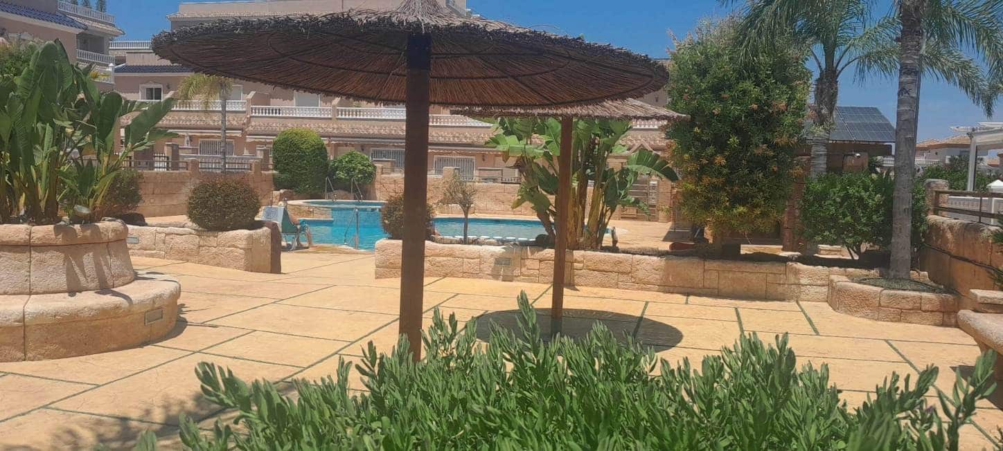 3 chambre Villa/Maison à vendre à Villamartin avec piscine garage - 255 000 € (Ref: 9806328)