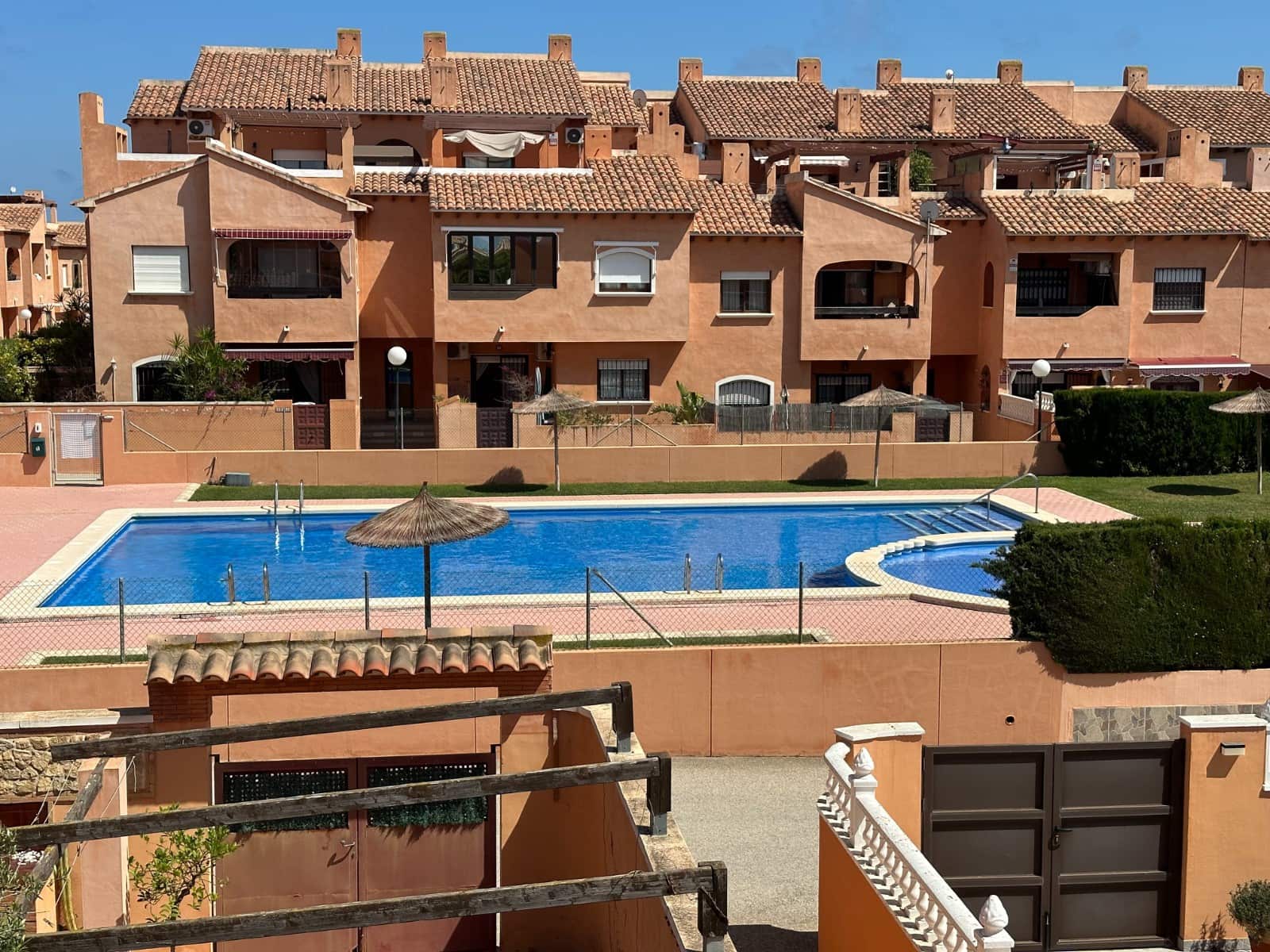 Apartamento de 3 habitaciones en Torrevieja en venta - 220.000 € (Ref: 9806329)
