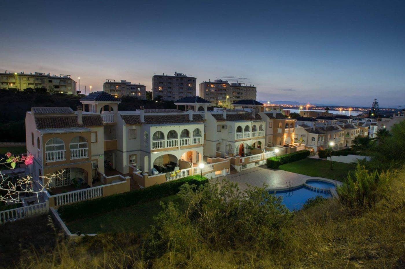 4 sypialnia Apartament na sprzedaż w Torrevieja z basenem garażem - 275 000 € (Ref: 9806334)