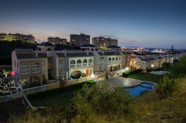 4 quarto Apartamento para venda em Torreblanca, Torrevieja com piscina garagem - 275 000 € (Ref: 9806334)