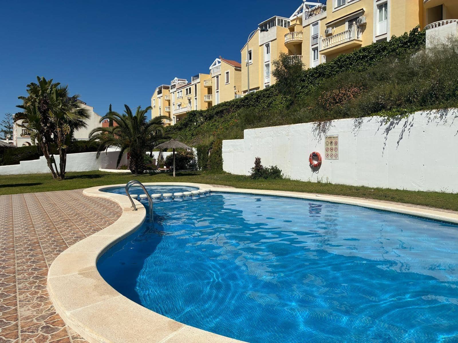 4 sypialnia Apartament na sprzedaż w Torrevieja z basenem garażem - 275 000 € (Ref: 9806334)