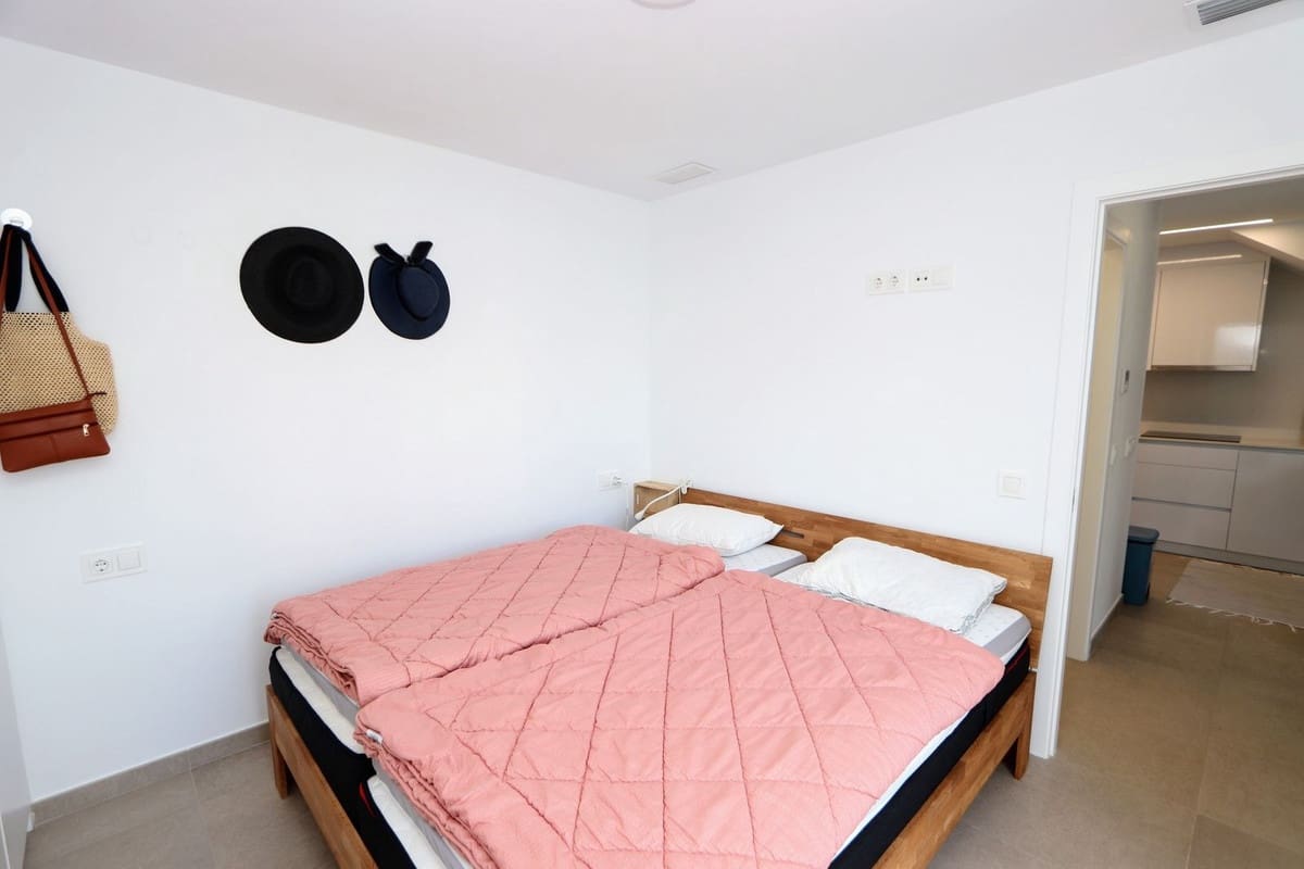 Chalet de 3 habitaciones en San Pedro del Pinatar en venta con piscina garaje - 370.000 € (Ref: 9806338)