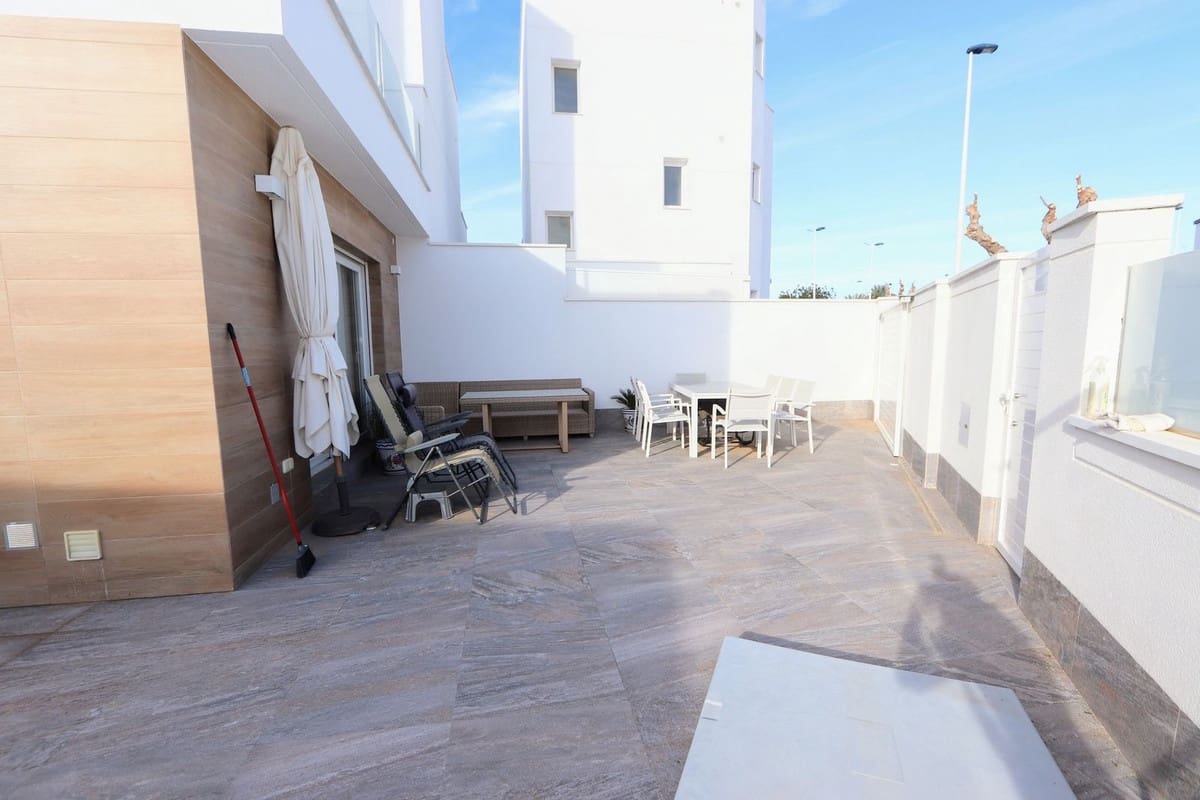 3 camera da letto Villa in vendita in San Pedro del Pinatar con piscina garage - 370.000 € (Rif: 9806338)