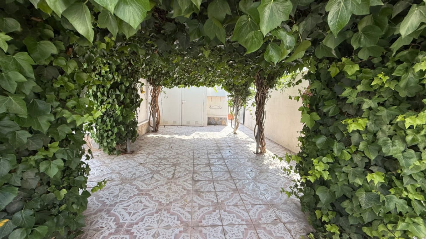 Casa de 3 habitaciones en Torrevieja en venta con garaje - 389.000 € (Ref: 9807988)