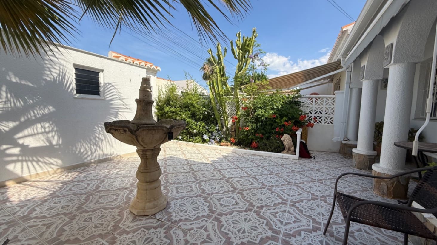 Casa de 3 habitaciones en Torrevieja en venta con garaje - 389.000 € (Ref: 9807988)