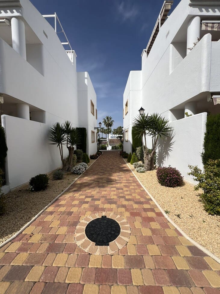 Apartamento de 3 habitaciones en Orihuela Costa en venta con piscina garaje - 255.000 € (Ref: 9807992)