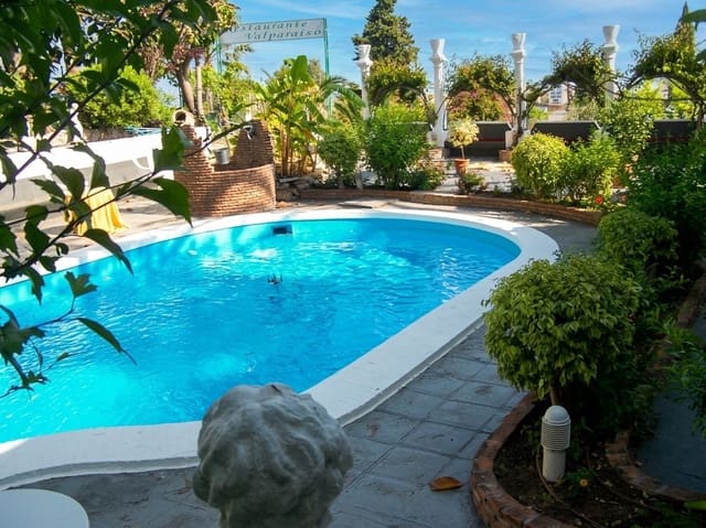 Komercyjne na sprzedaż w Mijas Costa, Mijas z basenem - 1 200 000 € (Ref: 9811439)