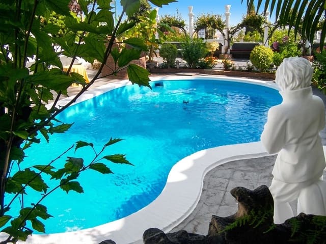 Komercyjne na sprzedaż w Mijas Costa, Mijas z basenem - 1 200 000 € (Ref: 9811439)
