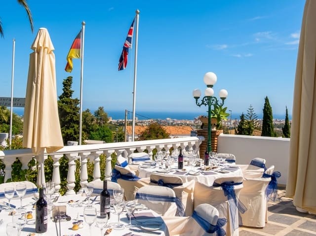 Komercyjne na sprzedaż w Mijas Costa, Mijas z basenem - 1 200 000 € (Ref: 9811439)