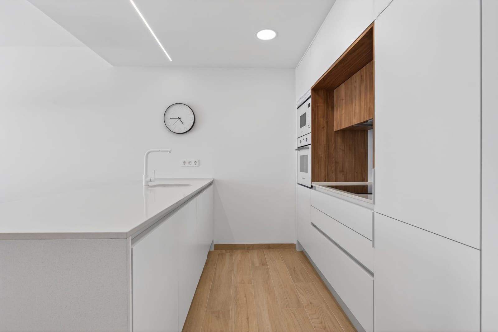 Apartamento de 2 habitaciones en Guardamar del Segura en venta - 325.000 € (Ref: 9811441)
