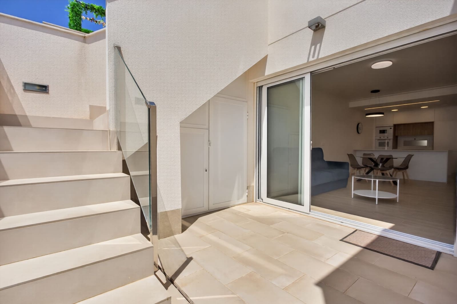 Apartamento de 2 habitaciones en Guardamar del Segura en venta - 325.000 € (Ref: 9811441)