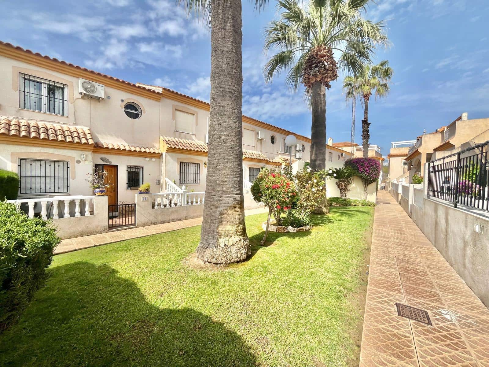 3 camera da letto Bungalow in vendita in Orihuela Costa con piscina - 249.500 € (Rif: 9811471)