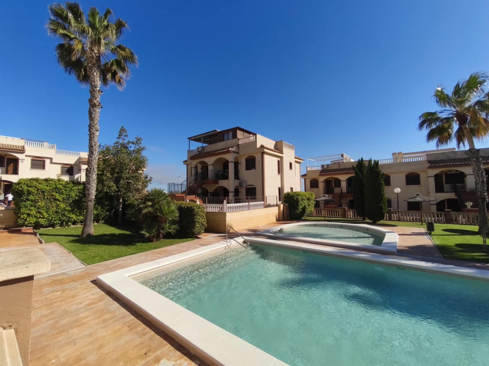 2 Zimmer Bungalow zu verkaufen in Torrevieja mit Pool - 189.000 € (Ref: 9813775)