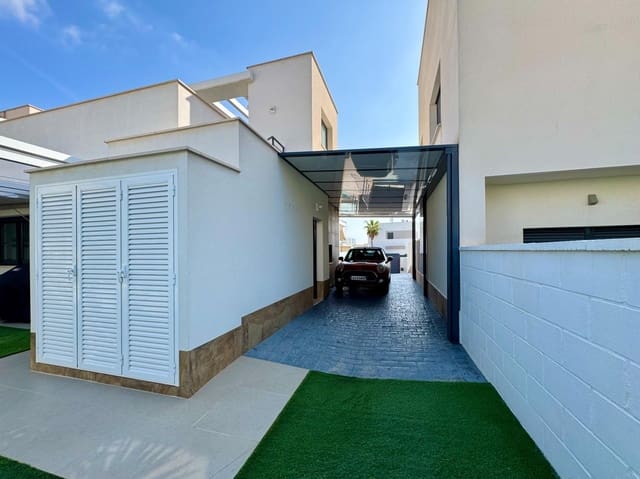 Chalet de 3 habitaciones en San Miguel de Salinas en venta con piscina - 399.000 € (Ref: 9814356)