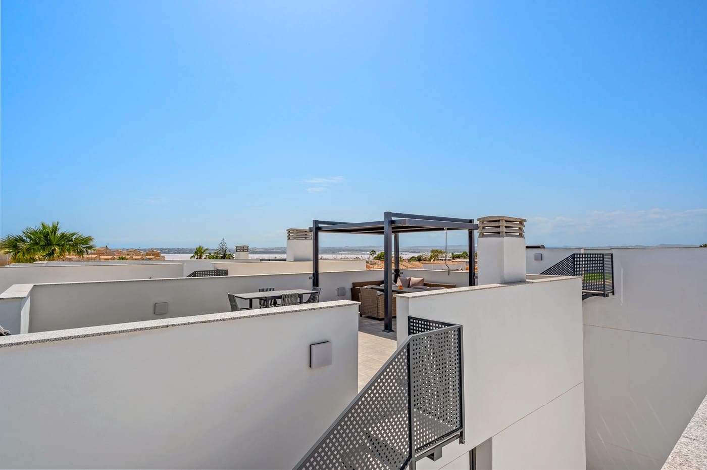 3 bedroom Villa for sale in Torrevieja with pool - € 479,000 (Ref: 9815768)