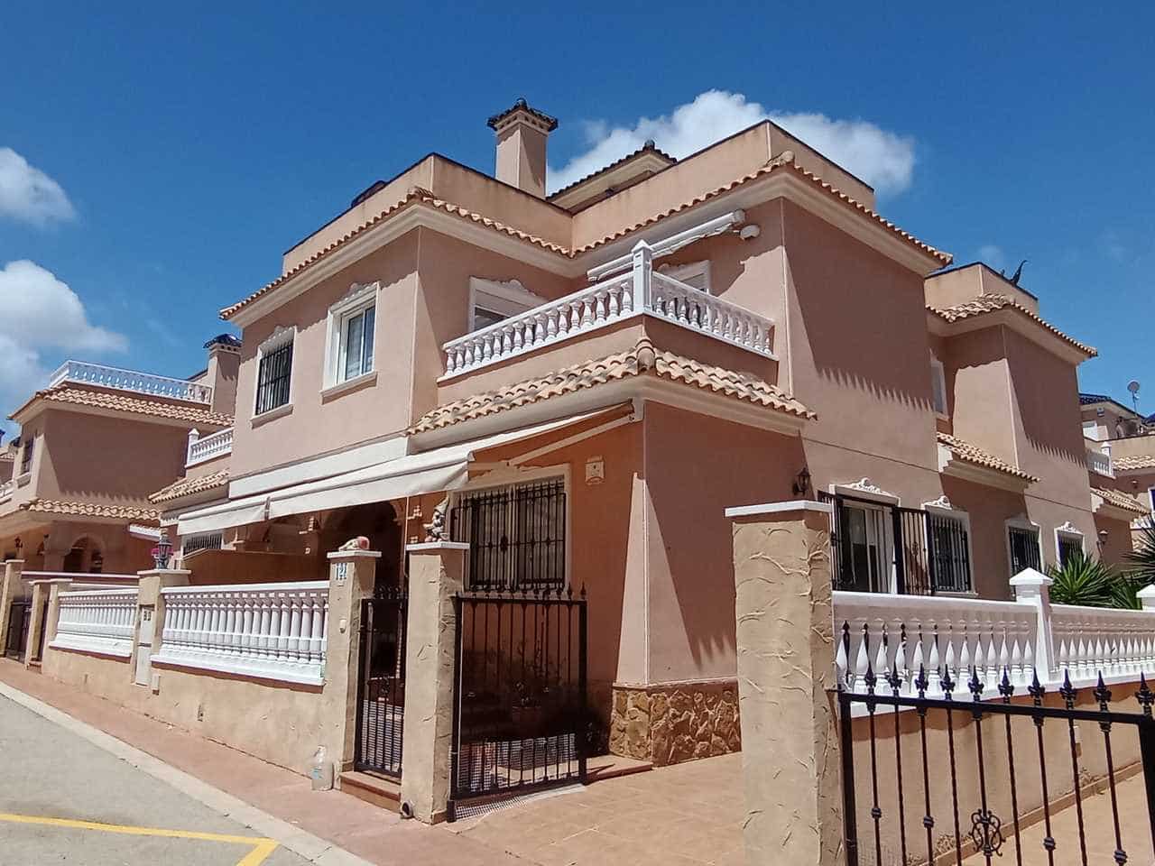 3 slaapkamer Huis te koop in Los Dolses met garage - € 269.000 (Ref: 9815769)