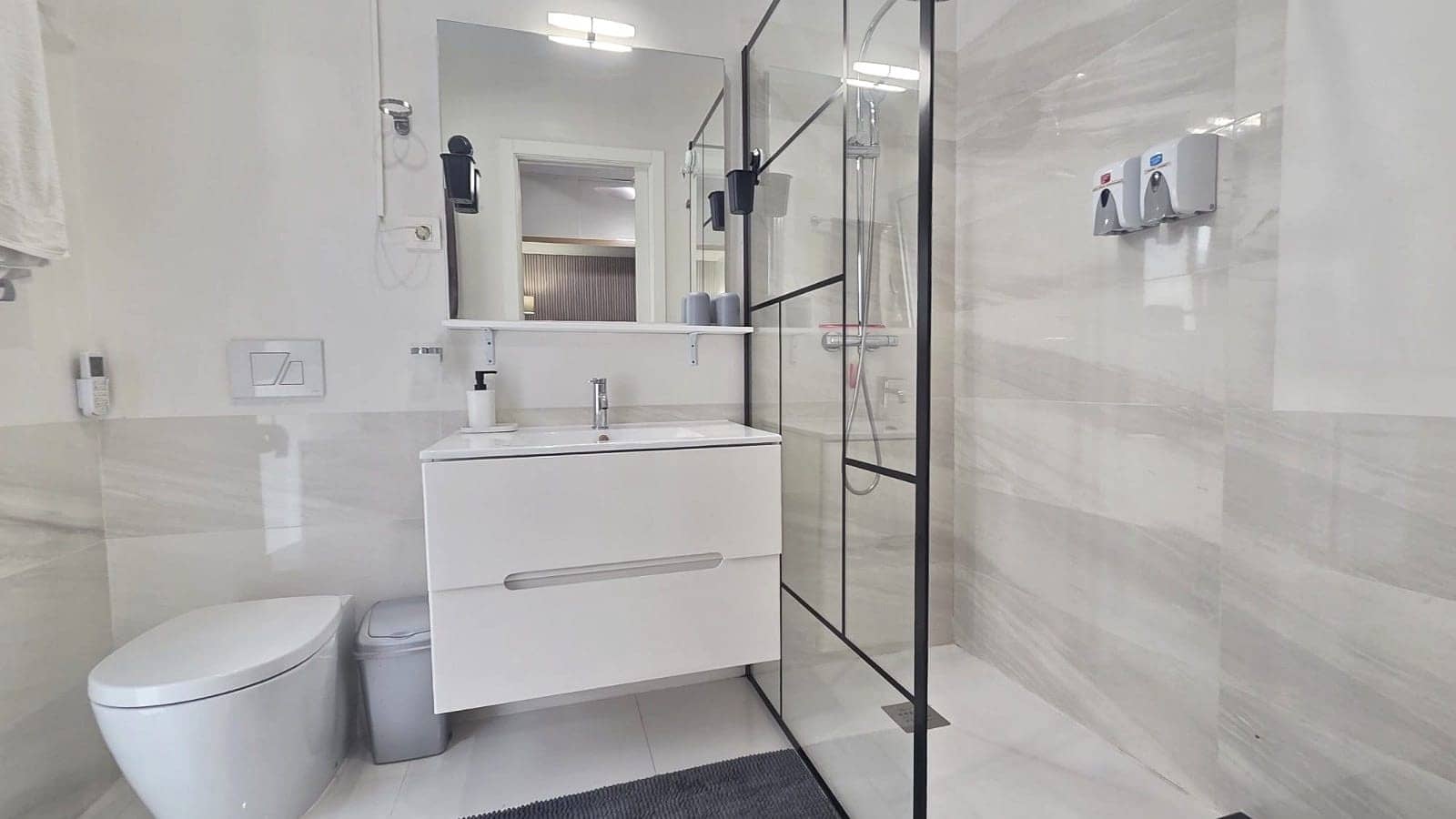 3 Zimmer Apartment zu verkaufen in Villamartin mit Pool Garage - 299.900 € (Ref: 9815770)