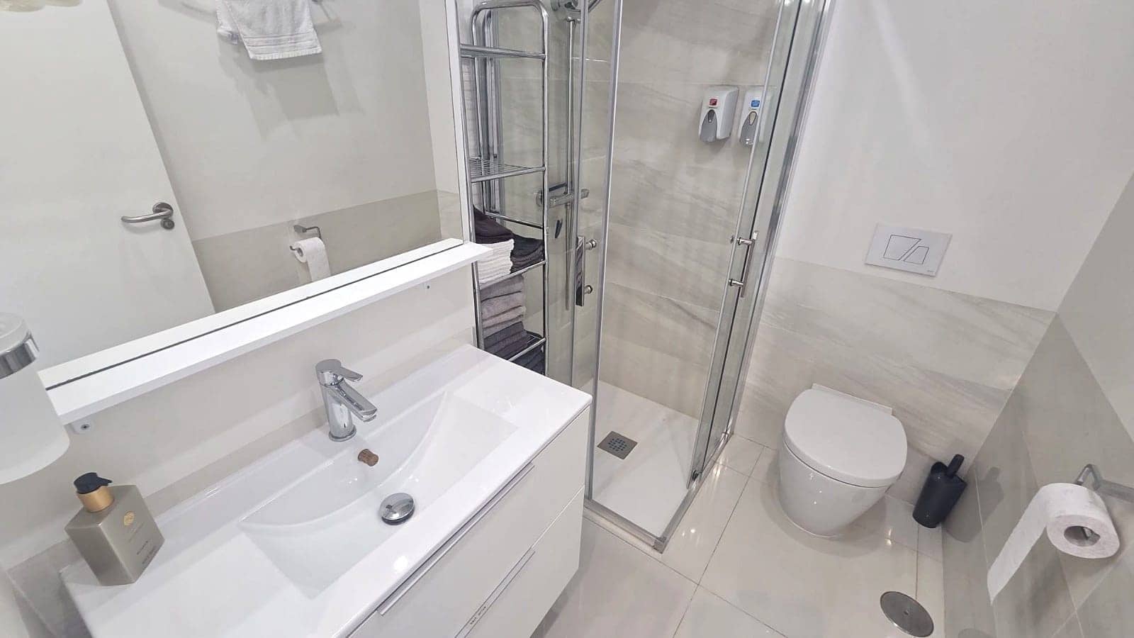 3 Zimmer Apartment zu verkaufen in Villamartin mit Pool Garage - 299.900 € (Ref: 9815770)