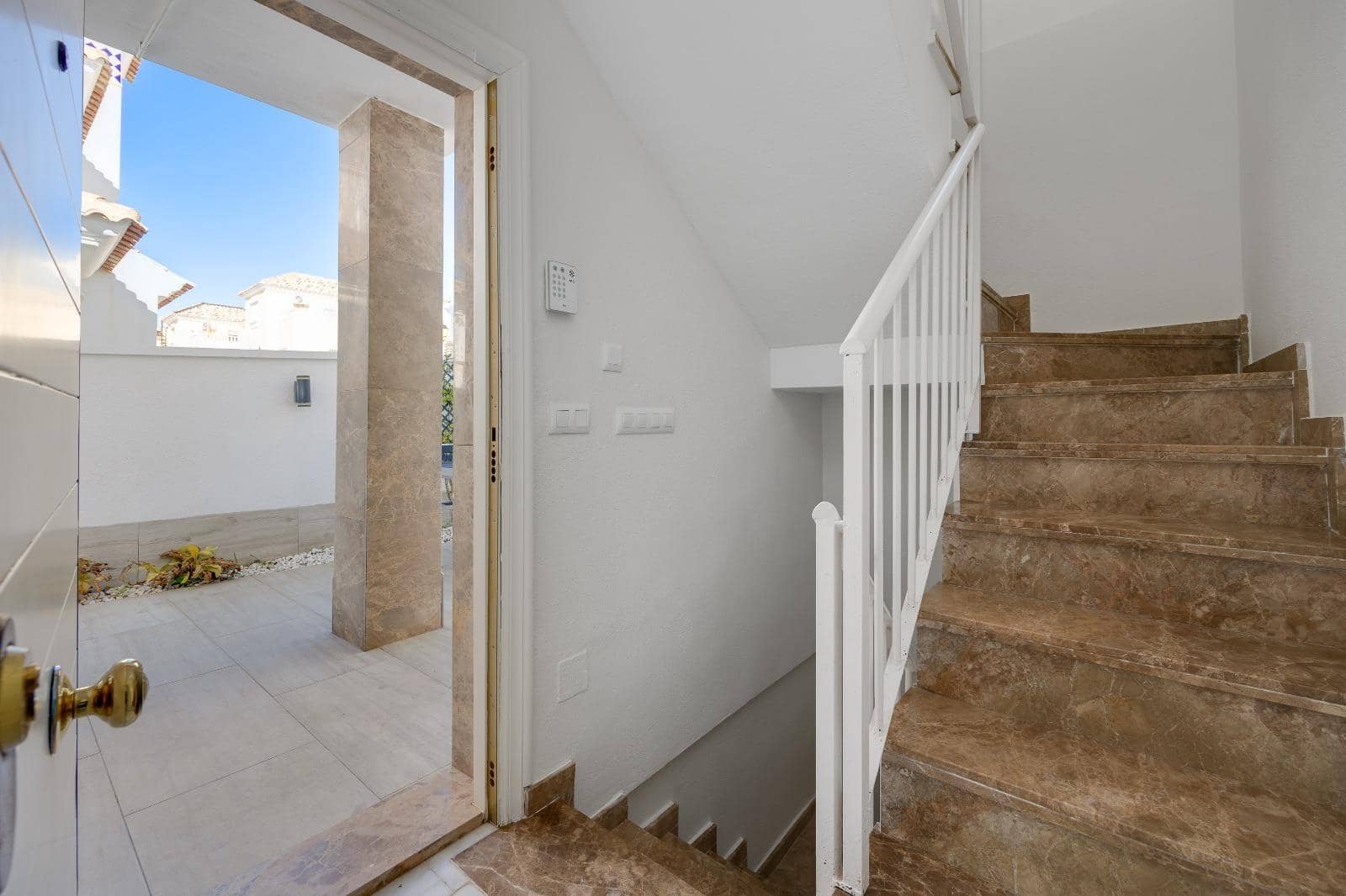 4 quarto Casa em Banda para venda em Orihuela Costa com piscina - 436 000 € (Ref: 9815772)